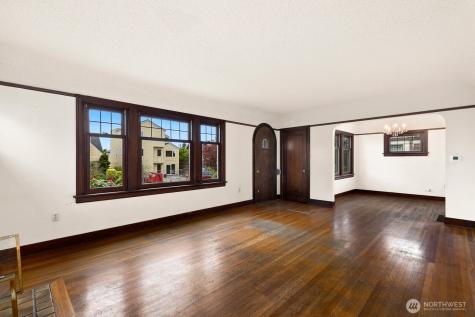 4052 44th Avenue SW Seattle WA 98116
