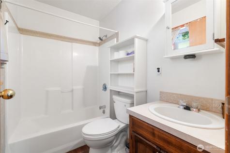 2500 4 Peaks Drive Cougar WA 98616