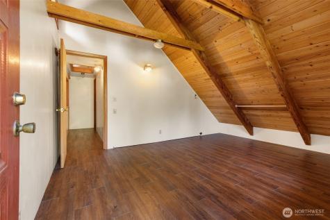 2500 4 Peaks Drive Cougar WA 98616