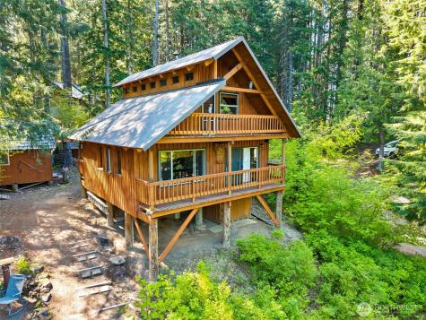 2500 4 Peaks Drive Cougar WA 98616