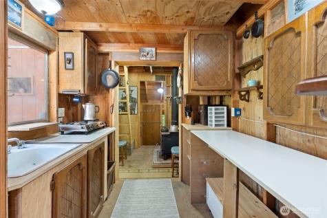 2500 4 Peaks Drive Cougar WA 98616