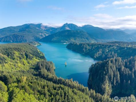 2500 4 Peaks Drive Cougar WA 98616