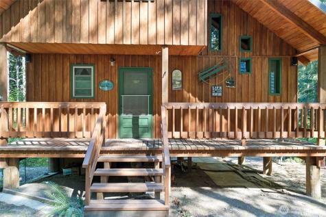 2500 4 Peaks Drive Cougar WA 98616