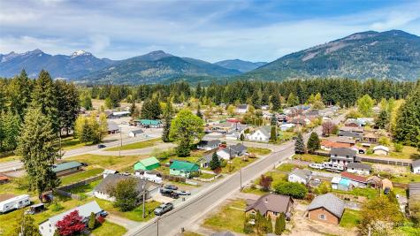 930 Montague Avenue Darrington WA 98241