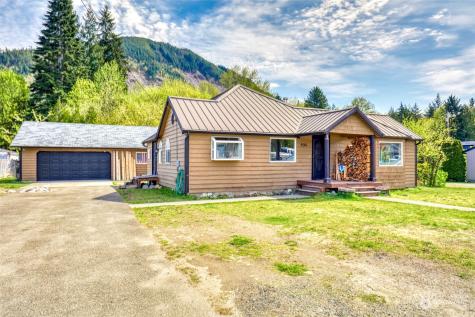 930 Montague Avenue Darrington WA 98241