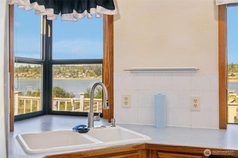 3409 Mission Beach Road Marysville WA 98271