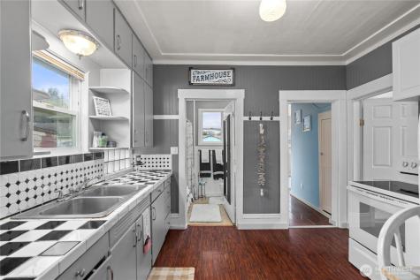 1313 Lincoln Street Hoquiam WA 98550