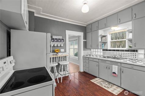 1313 Lincoln Street Hoquiam WA 98550