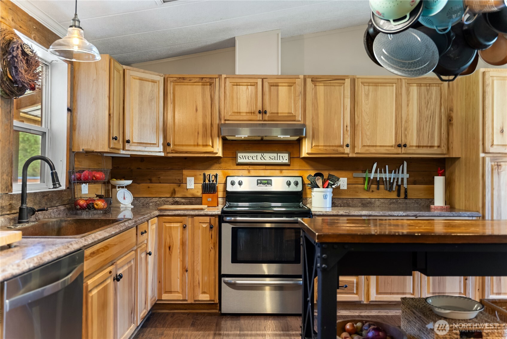 1574 Pine Creek Tonasket WA 98855