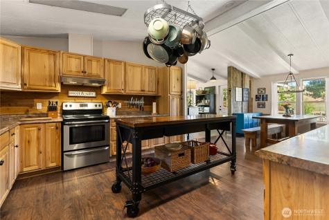 1574 Pine Creek Tonasket WA 98855