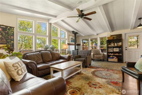 1574 Pine Creek Tonasket WA 98855