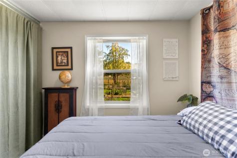 1574 Pine Creek Tonasket WA 98855