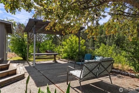 1574 Pine Creek Tonasket WA 98855