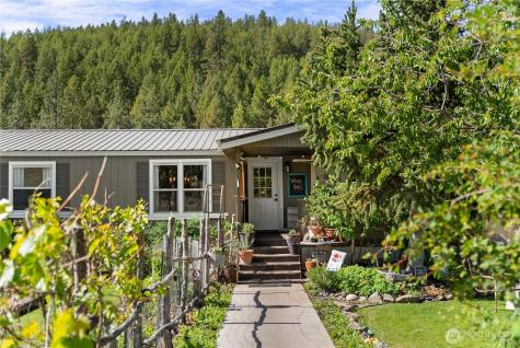 1574 Pine Creek Tonasket WA 98855