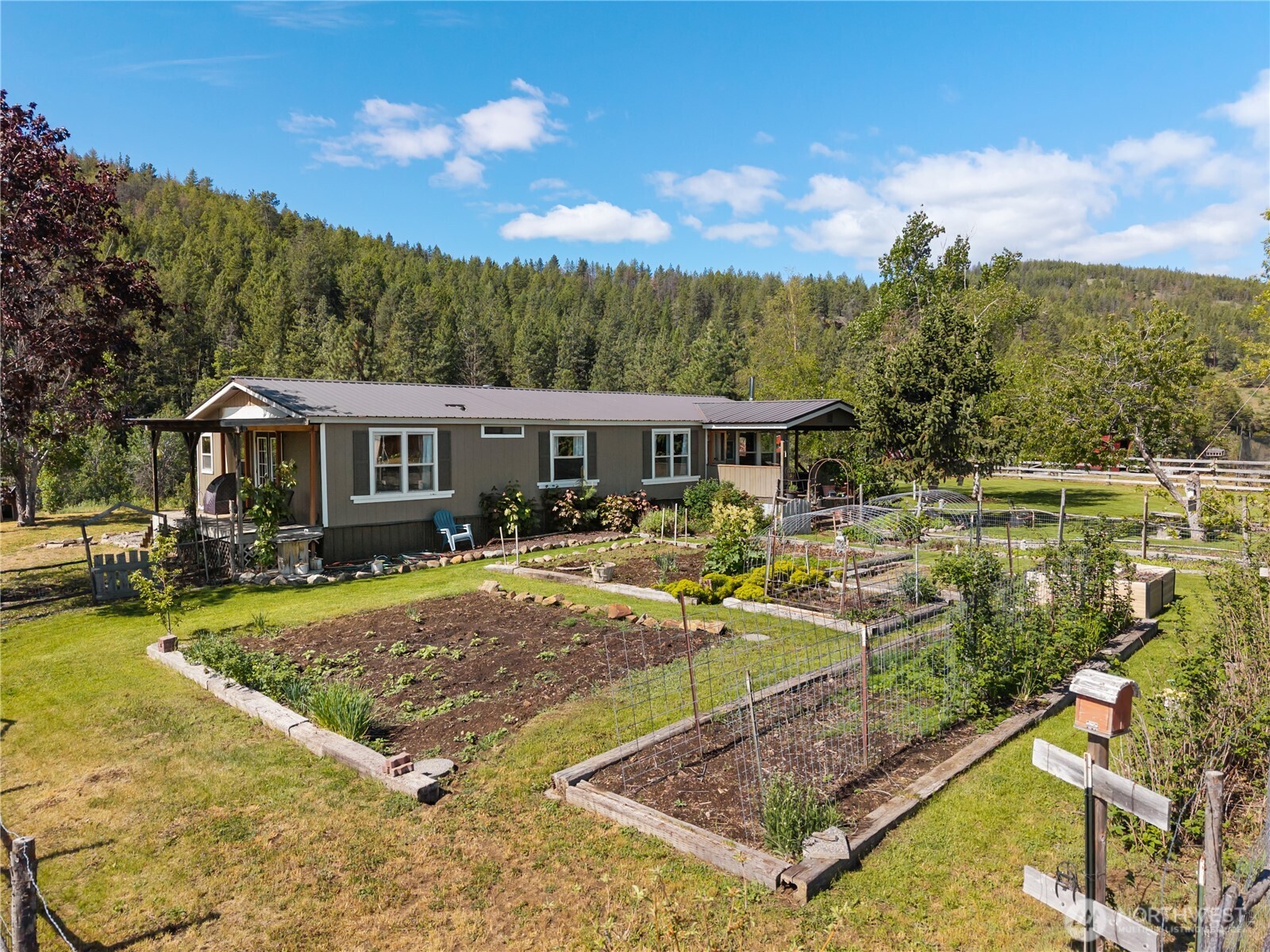 1574 Pine Creek Tonasket WA 98855