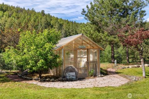 1574 Pine Creek Tonasket WA 98855