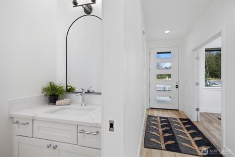 201 N 54th Place Mount Vernon WA 98273