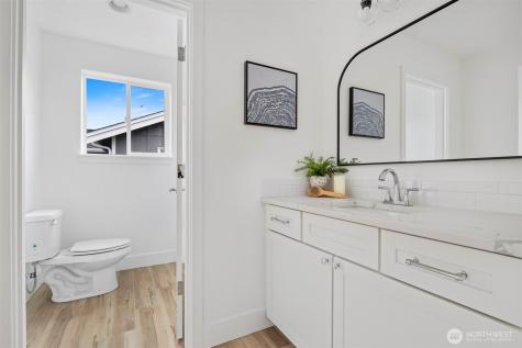 201 N 54th Place Mount Vernon WA 98273