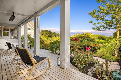 1237 Hawley Way NE Bainbridge Island WA 98110