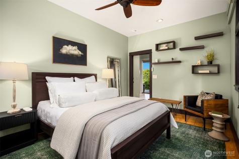 1237 Hawley Way NE Bainbridge Island WA 98110