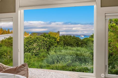 1237 Hawley Way NE Bainbridge Island WA 98110