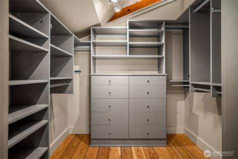 1237 Hawley Way NE Bainbridge Island WA 98110