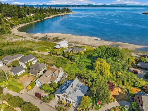 1237 Hawley Way NE Bainbridge Island WA 98110