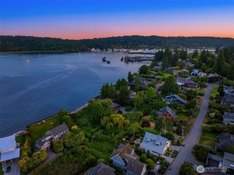 1237 Hawley Way NE Bainbridge Island WA 98110
