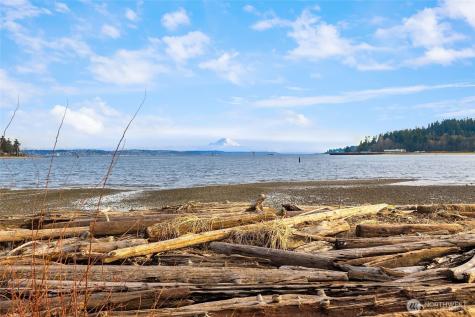 1237 Hawley Way NE Bainbridge Island WA 98110