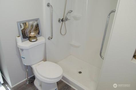 1320 N Oak Harbor Street Oak Harbor WA 98277