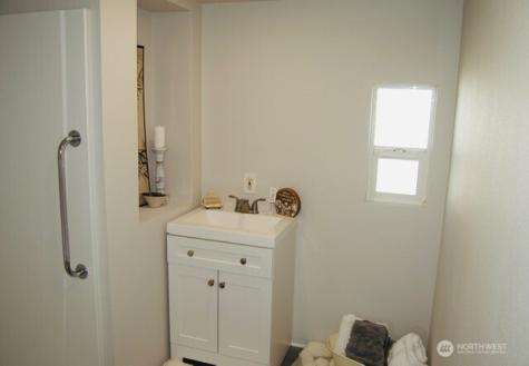1320 N Oak Harbor Street Oak Harbor WA 98277