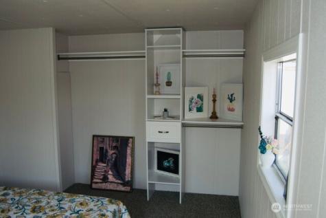 1320 N Oak Harbor Street Oak Harbor WA 98277