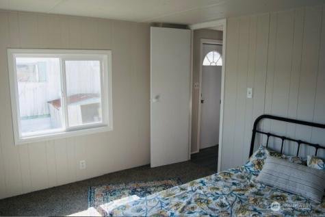 1320 N Oak Harbor Street Oak Harbor WA 98277