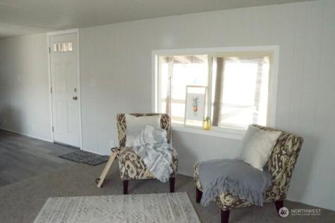 1320 N Oak Harbor Street Oak Harbor WA 98277