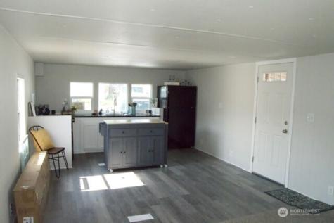 1320 N Oak Harbor Street Oak Harbor WA 98277