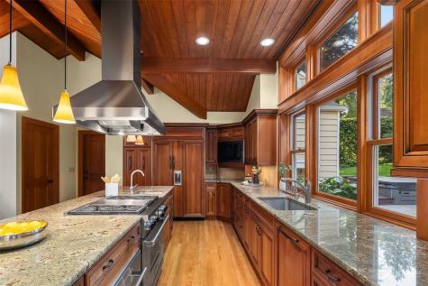 7618 NE Champagne Point Place Kirkland WA 98034