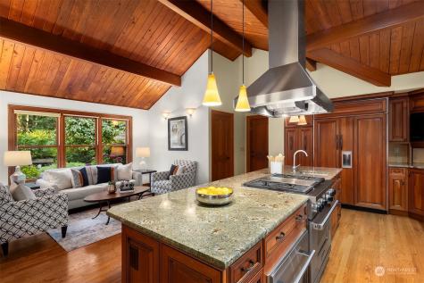 7618 NE Champagne Point Place Kirkland WA 98034