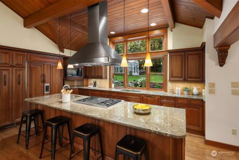7618 NE Champagne Point Place Kirkland WA 98034