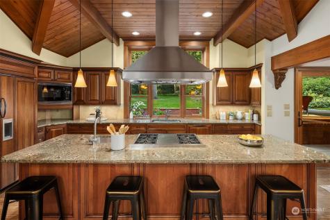 7618 NE Champagne Point Place Kirkland WA 98034
