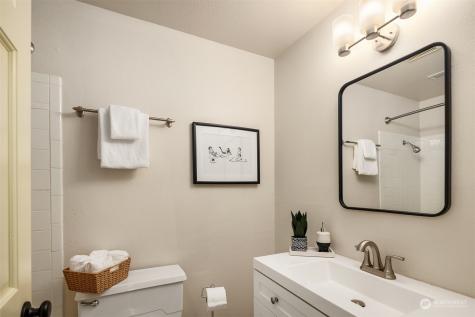 7618 NE Champagne Point Place Kirkland WA 98034