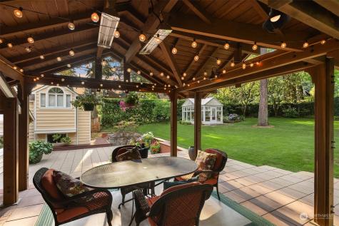 7618 NE Champagne Point Place Kirkland WA 98034