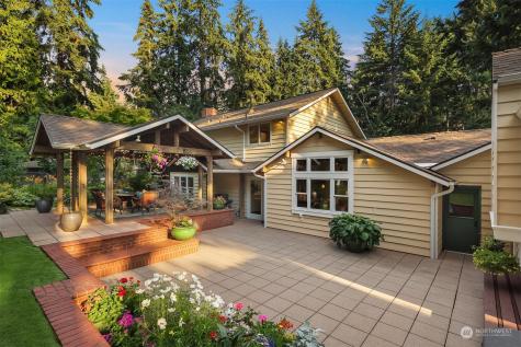 7618 NE Champagne Point Place Kirkland WA 98034