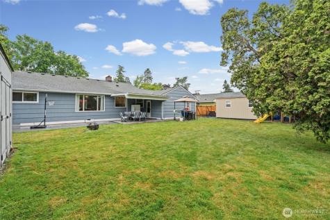 1609 W Pioneer Avenue Puyallup WA 98371