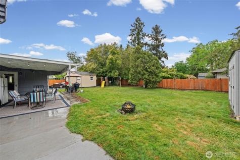 1609 W Pioneer Avenue Puyallup WA 98371