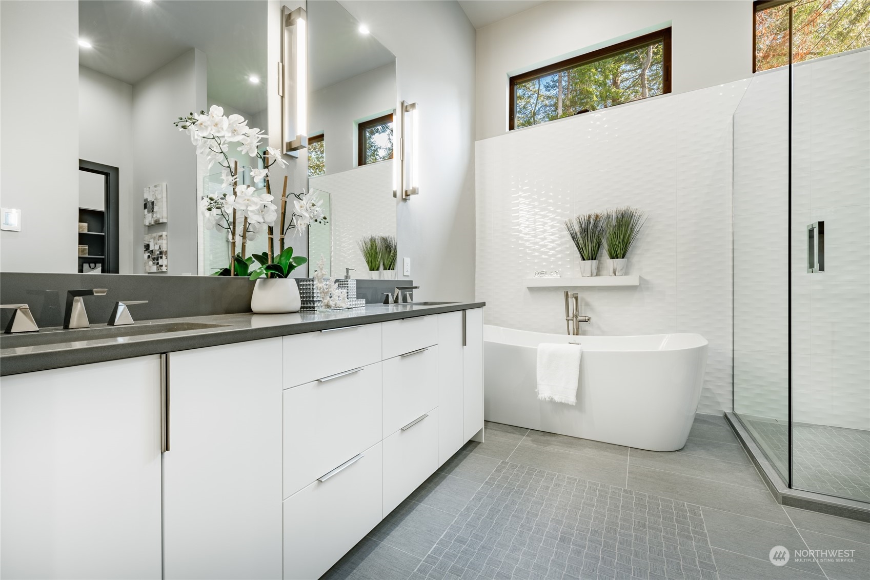 5697 Lux Lane Blaine WA 98230