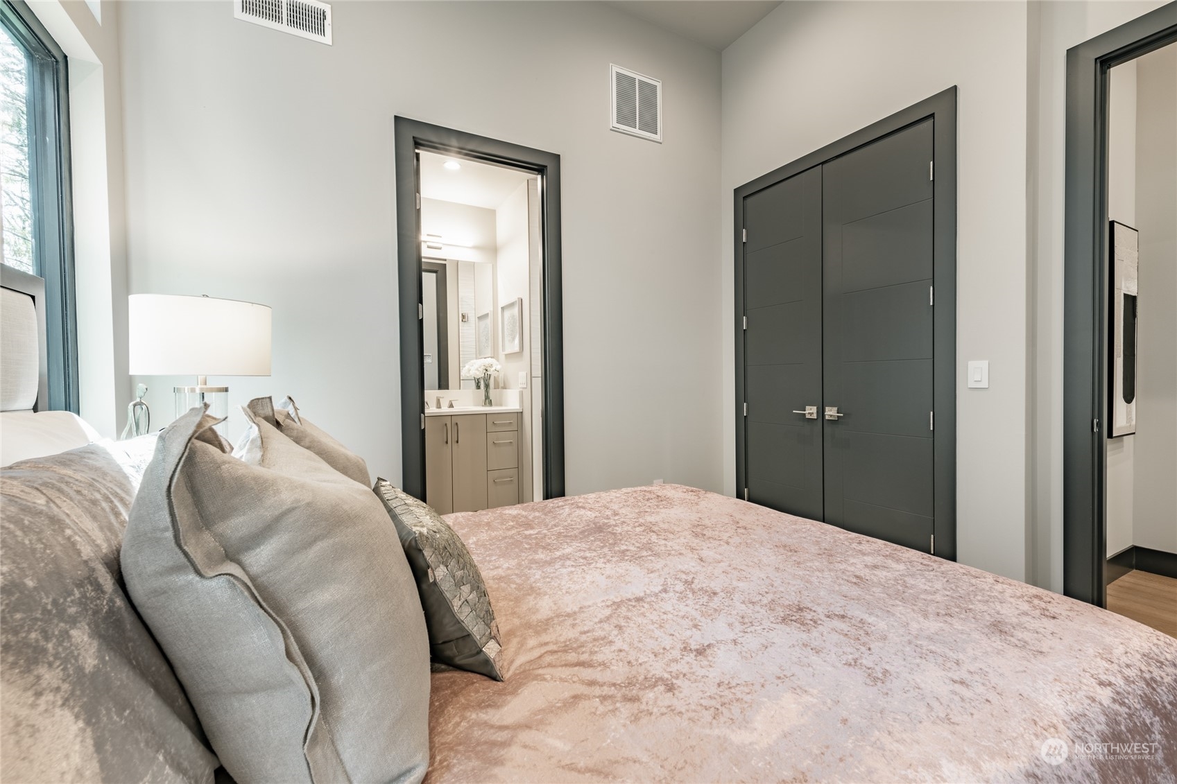 5697 Lux Lane Blaine WA 98230