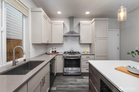 1825 153rd Street SW Lynnwood WA 98087