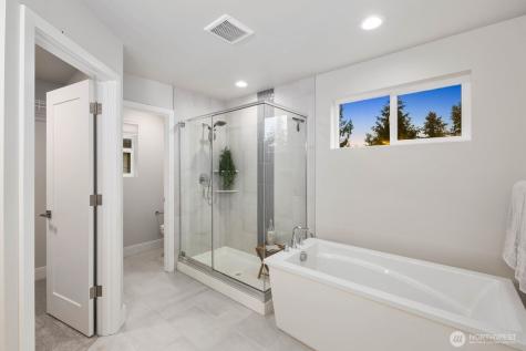 1825 153rd Street SW Lynnwood WA 98087