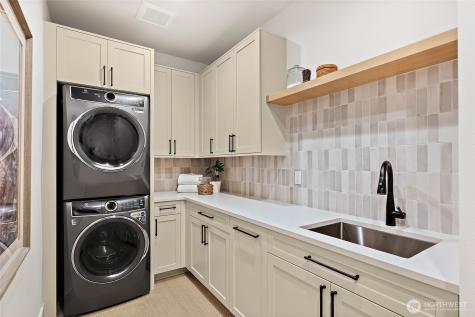 4103 43rd Avenue NE Seattle WA 98105