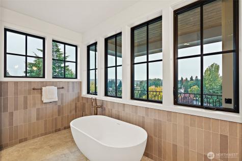 4103 43rd Avenue NE Seattle WA 98105